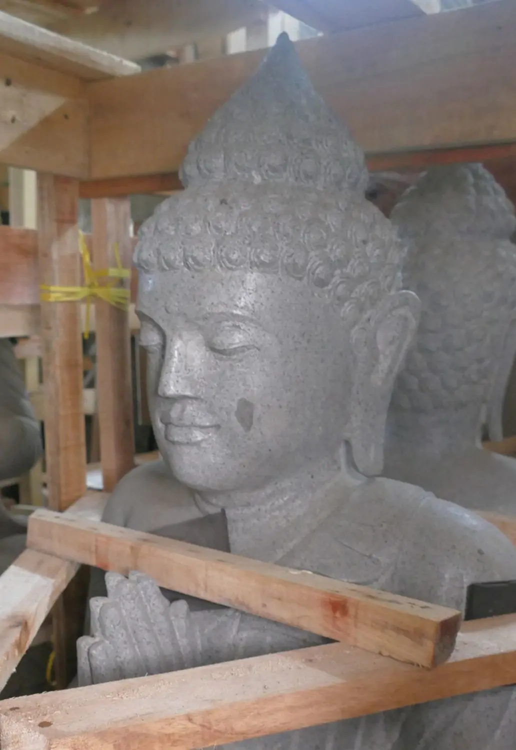  Product image 6 of the product “Seated Buddha, position Namaste, 100cm high riverstone ”